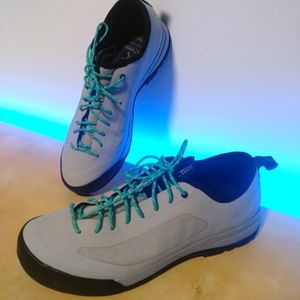 Arc'teryx Acrux SL Pebble Women's size 9